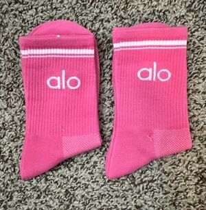 Alo Yoga Unisex Half-Crew Socks Pink & White New Without Tags Size Medium